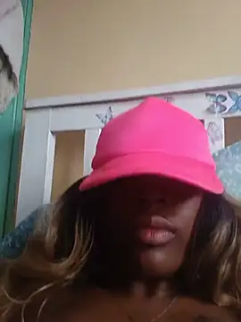 sassydiva40 webcam