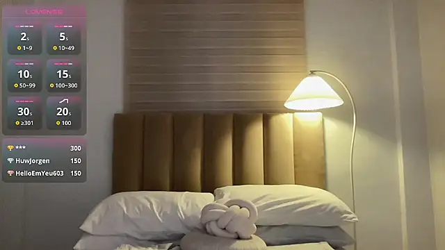 callMeMartina_Lyn live now