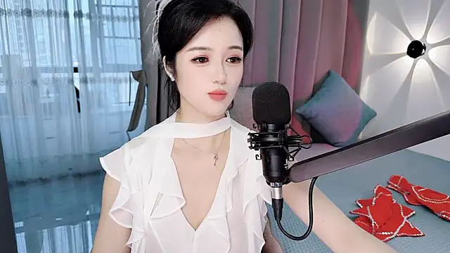 Momo-Wow webcam