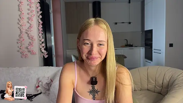 BlondieBoom webcam