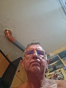 Robotnikm live sex cam