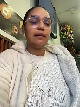 Sara-77 webcam