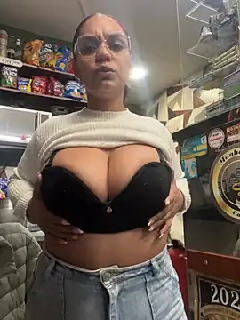 Sara-77 webcam