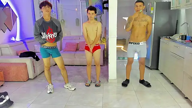 Houseofwarrios webcam