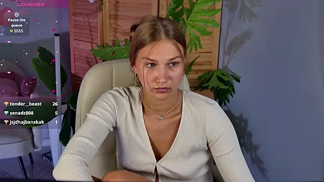 Sweet_Emilya webcam