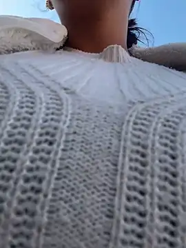 Sara-77 live sex cam