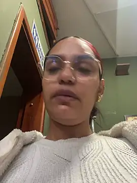 Sara-77 webcam