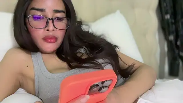 Lovable_with_bigsurprise webcam