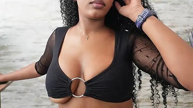 HOTBLACKANDWHITE2 webcam
