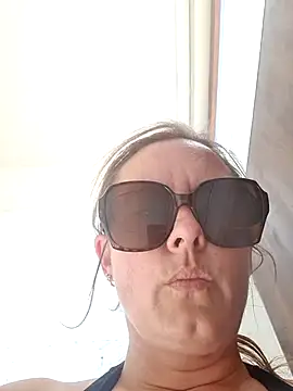Hot_Milf_Denise webcam