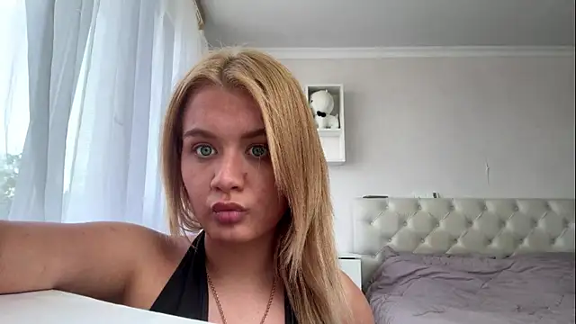 Lambo_Girl11 webcam