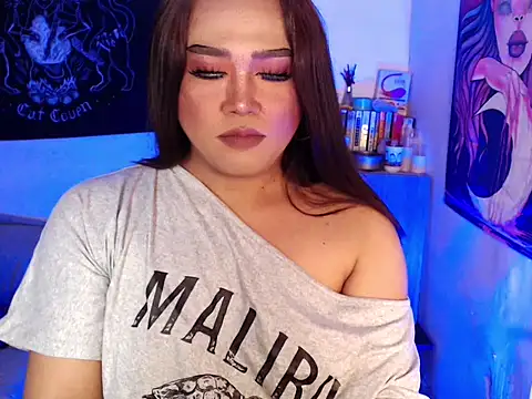 MelindaOnDuty_ webcam