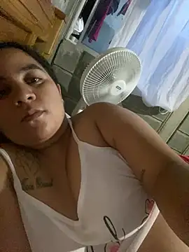 laura1999love webcam