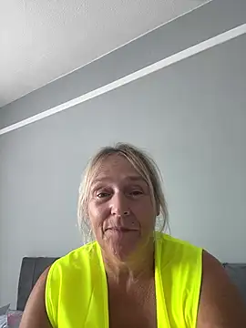 Blondnboujee53 webcam