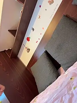 Hotmomcheckk_ webcam