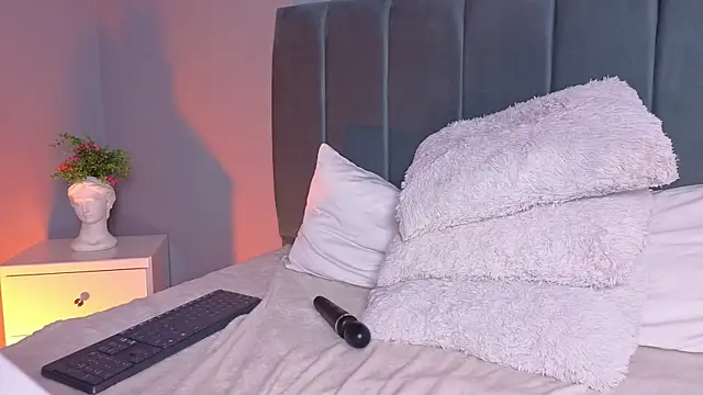 ninna_curly webcam