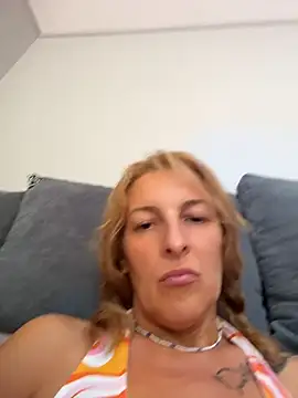 Hot-Milf4U webcam