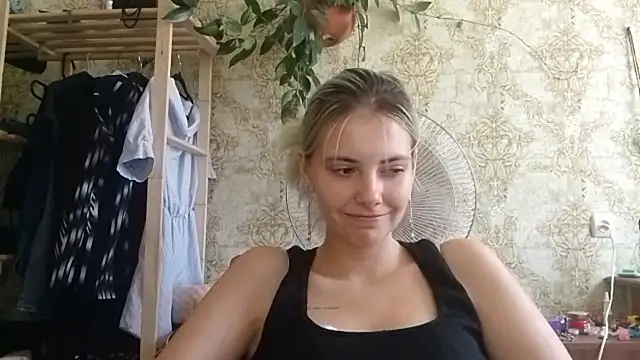 Helen18glo webcam