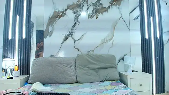 Honey-Hips webcam