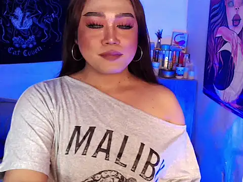MelindaOnDuty_ webcam