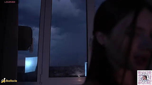 bellacle (F young) - Officer’s hand slips into her panties