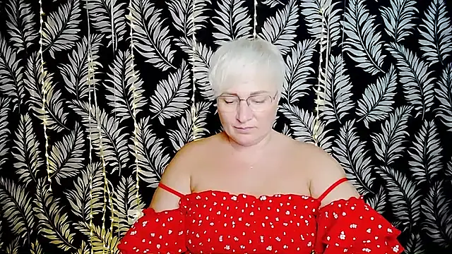 Olivia_playful webcam