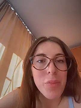 MommmyYummy webcam