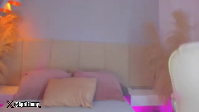aprilebony_ webcam