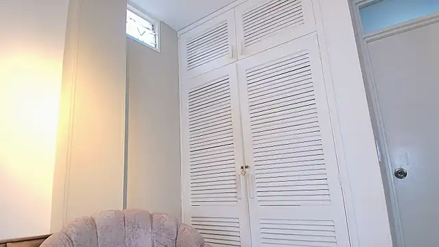 AlessandraLeroy webcam