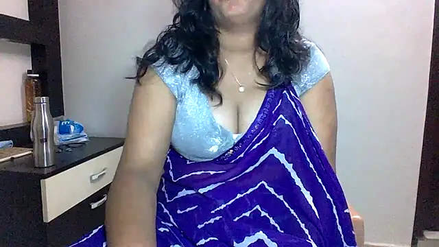 Kannada-Anu-Anu2002