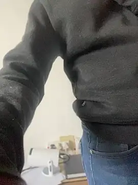 TinyGuyRSA live cam on StripChat