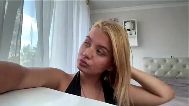 Lambo_Girl11 webcam