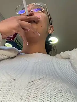 Sara-77 webcam