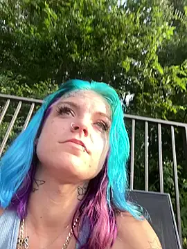 IttyBittyStonie webcam