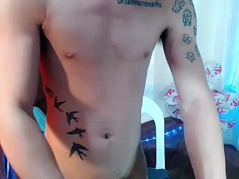 urhunky_boy live cam on StripChat