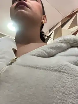 Sara-77 webcam
