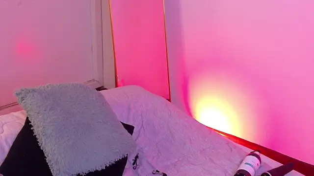 LeahAngell webcam