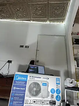 Yasmina_Noir webcam