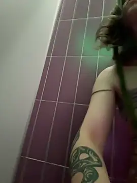 crazy__frog (F young) - Drool on top! Wet spots nipples