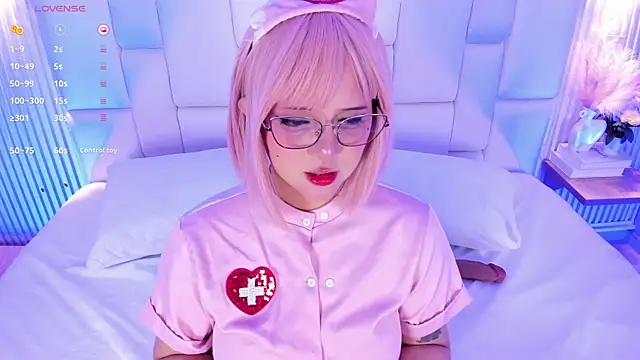 NanaOsaky webcam