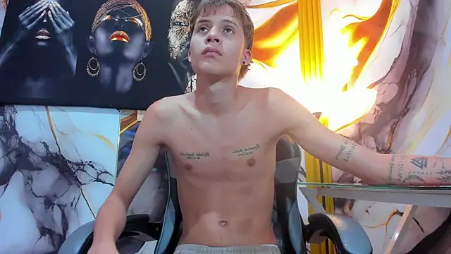 mono_blonde webcam