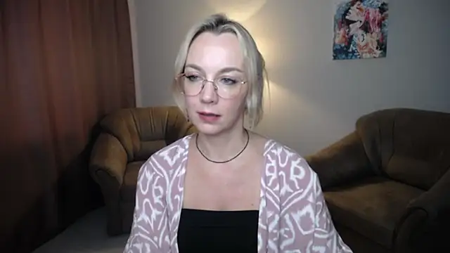 Ava_Elior webcam