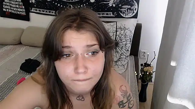 AlienforTwenty webcam