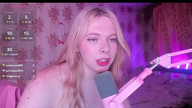 Cutie_Bambi webcam