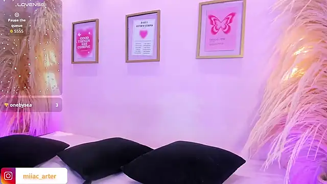 MiaaCarter_ webcam