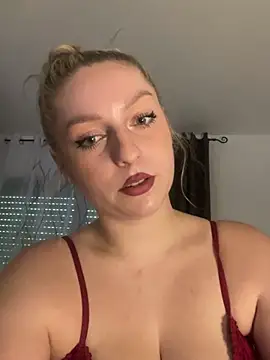 KiraBloom66 webcam