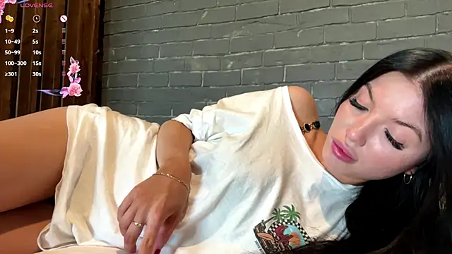 DedraLeddon live cam on StripChat