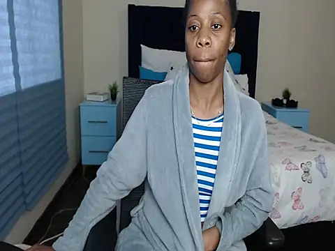 QUEENMANDYY webcam