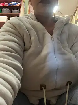 Sara-77 live cam on StripChat