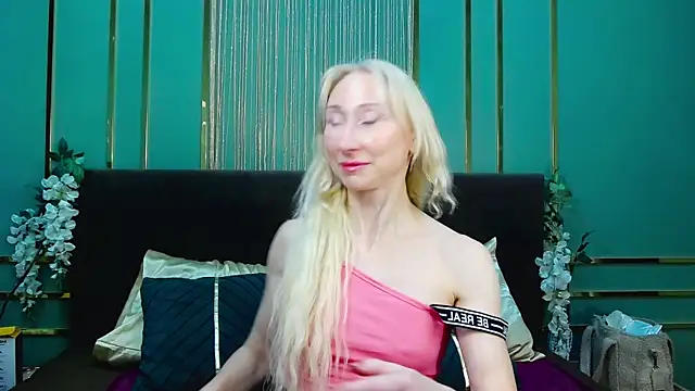 KissDreamm webcam